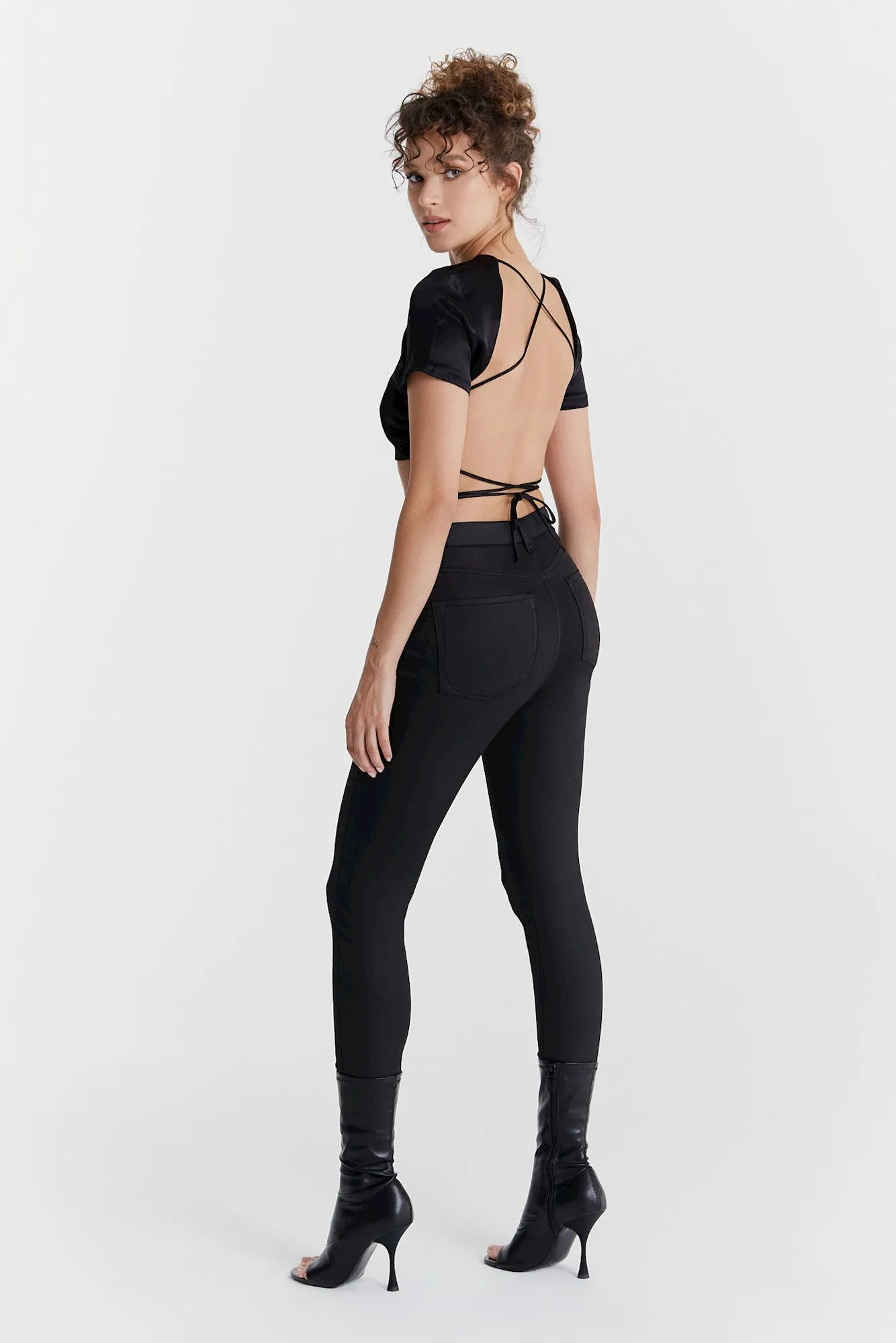 Lisa - Ultra High Waist Skinny Jeans - Black Coated