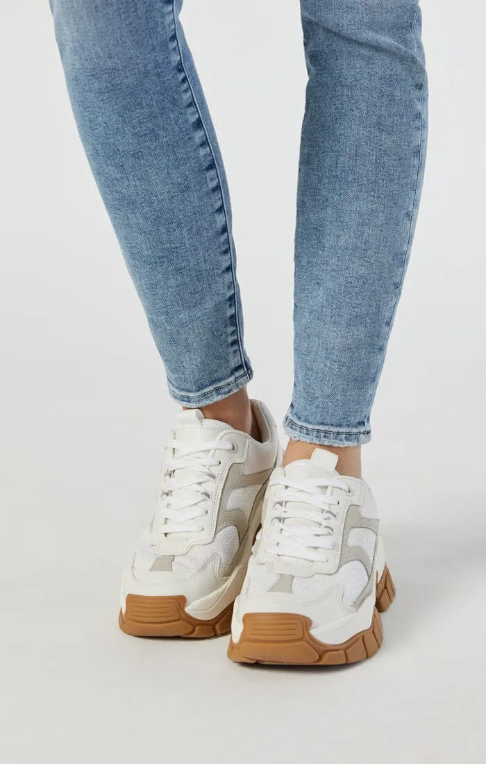 SCARLETT SKINNY IN LIGHT ORGANIC BLUE
